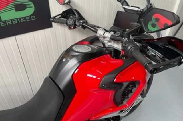 MV AGUSTA ENDURO VELOCE (2026) thumbnail 5