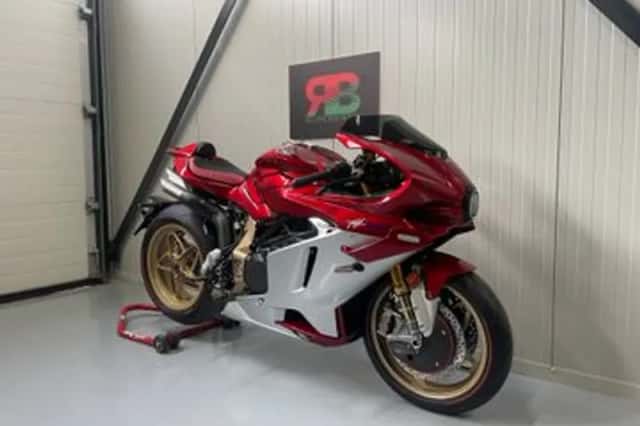 MV AGUSTA SUPERVELOCE 1000 ORO (2024) thumbnail 2
