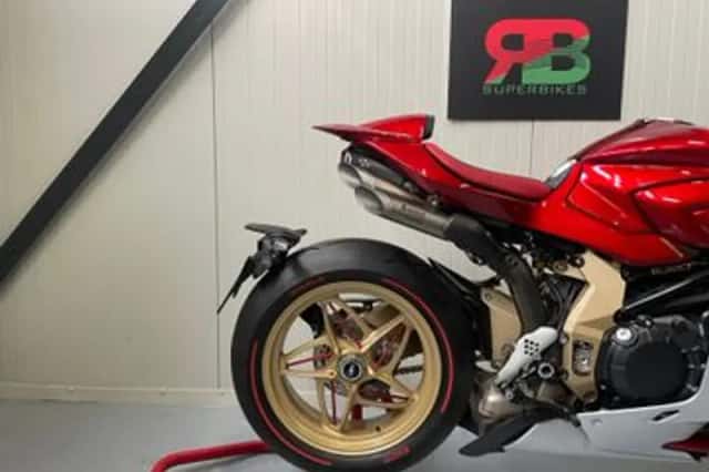 MV AGUSTA SUPERVELOCE 1000 ORO (2024) thumbnail 5