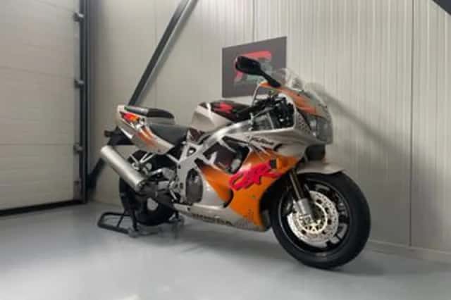 Honda CBR 900 RR Fireblade (1994) thumbnail 2