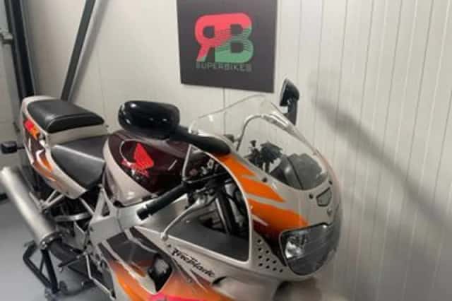 Honda CBR 900 RR Fireblade (1994) thumbnail 4