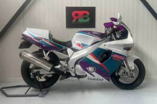 Yamaha FZR 600 R (1995) thumbnail 1