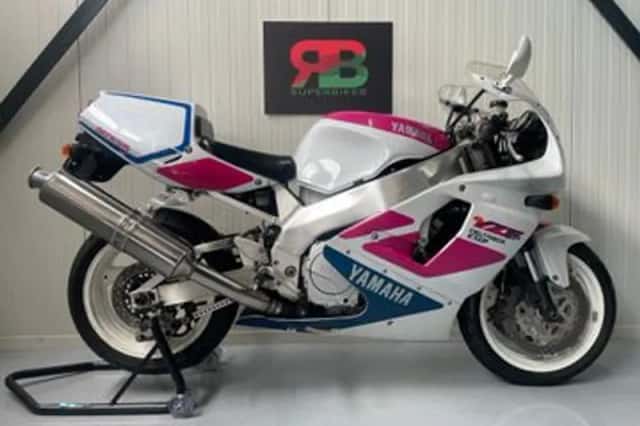 Yamaha YZF 750SP (1994) thumbnail 1