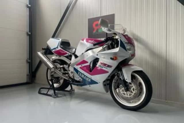 Yamaha YZF 750SP (1994) thumbnail 2