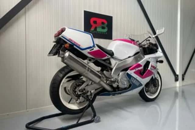 Yamaha YZF 750SP (1994) thumbnail 3