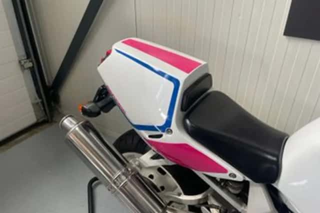 Yamaha YZF 750SP (1994) thumbnail 6