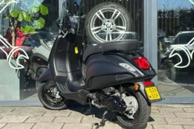 Vespa - Bromscooter Sprint 4T Notte Geel (2020) thumbnail 3