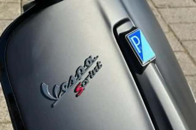 Vespa - Bromscooter Sprint 4T Notte Geel (2020) thumbnail 5