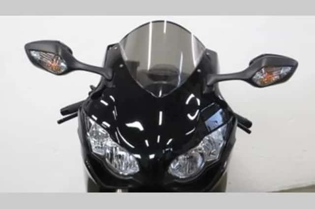 Honda CBR 1000 RR Fireblade (2010) thumbnail 2