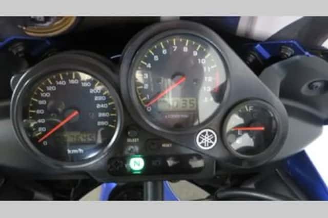 Yamaha FZS 1000 Fazer (2002) thumbnail 3