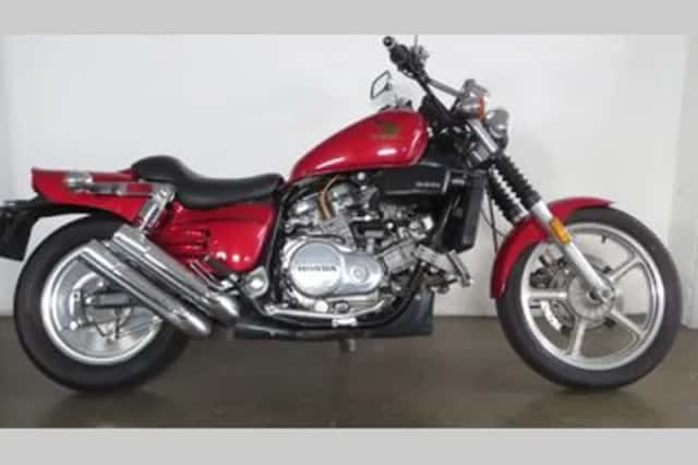 Honda VF 700 C Supermagna (1987) thumbnail 1