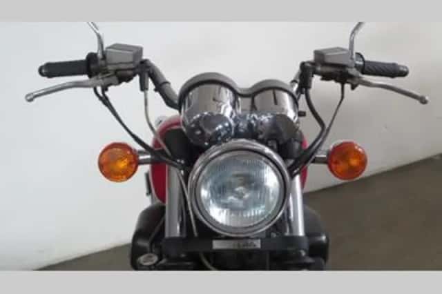 Honda VF 700 C Supermagna (1987) thumbnail 2