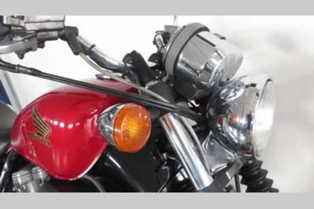 Honda VF 700 C Supermagna (1987) thumbnail 6