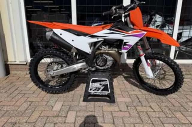 KTM 450 SX-F (2024) thumbnail 1