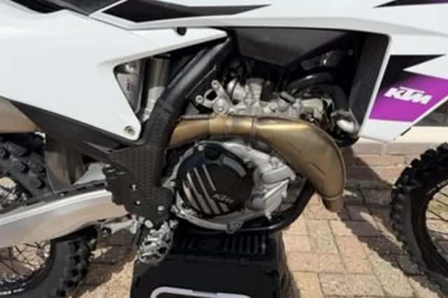 KTM 450 SX-F (2024) thumbnail 2