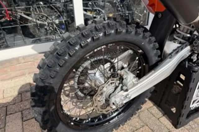 KTM 450 SX-F (2024) thumbnail 4