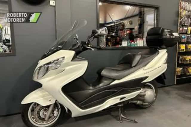 Suzuki AN 400 Burgman (2014) thumbnail 3