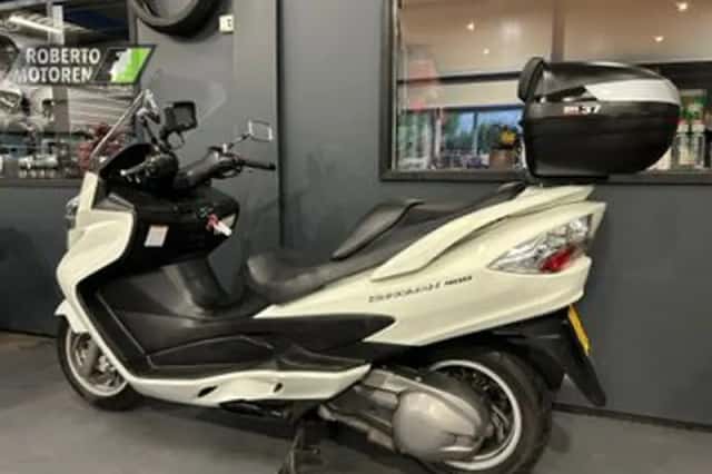 Suzuki AN 400 Burgman (2014) thumbnail 4