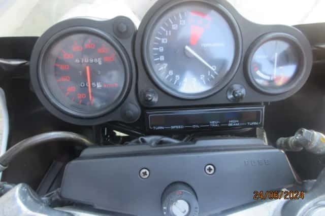 Honda VFR 400 NC24 (1988) thumbnail 2