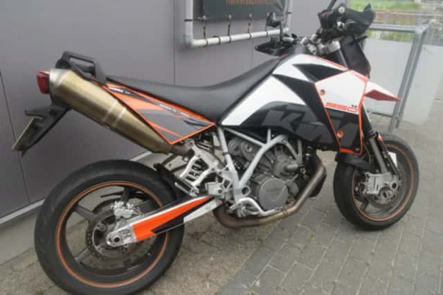 KTM 950 SUPER MOTARD (2006) thumbnail 3
