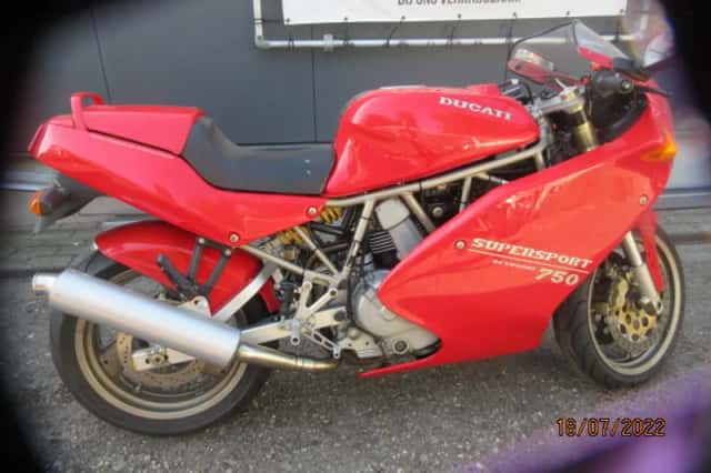 Ducati 851 Strada (1991) thumbnail 1