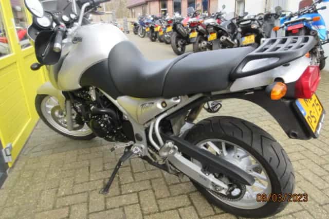 Triumph Tiger 955I (2004) thumbnail 2