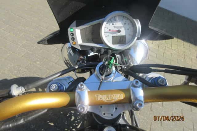 Triumph Speed Triple 1050 (2005) thumbnail 3
