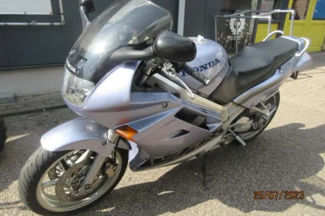 Honda VFR 750 (1993) thumbnail 1