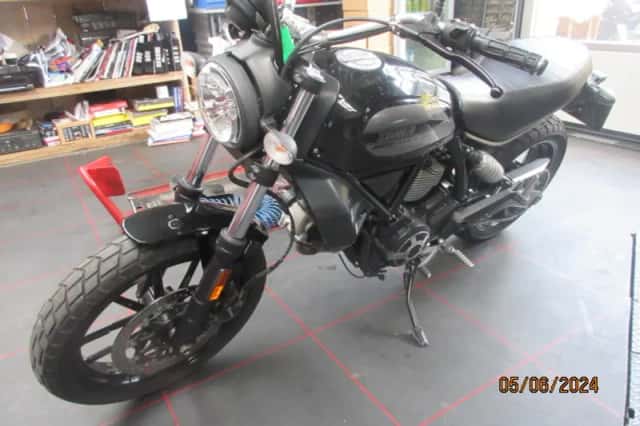 Ducati Scrambler 400 (2016) thumbnail 2