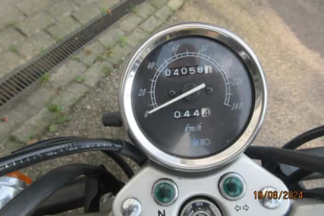 Suzuki GZ 250 Marauder (2004) thumbnail 3