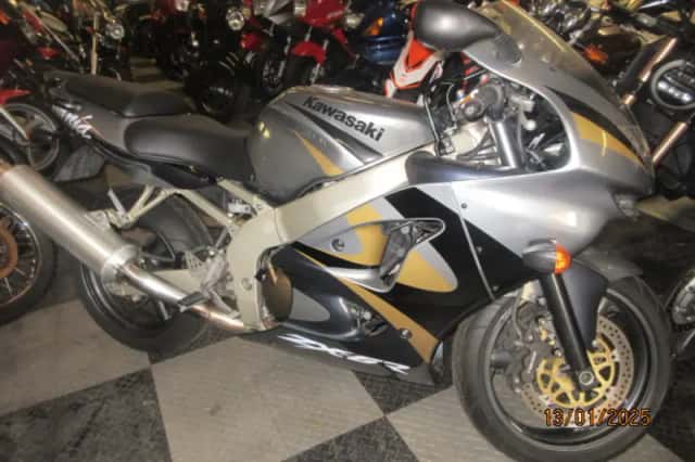 Kawasaki ZX-6R (1999) thumbnail 1
