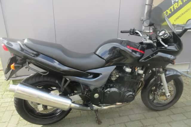 Kawasaki ZR 7S (2001) thumbnail 1