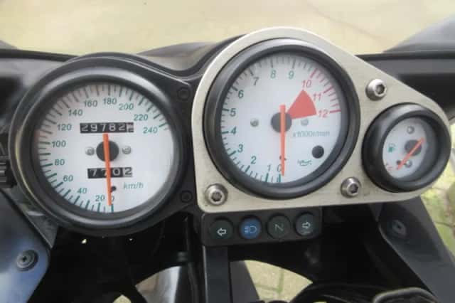 Kawasaki ZR 7S (2001) thumbnail 3