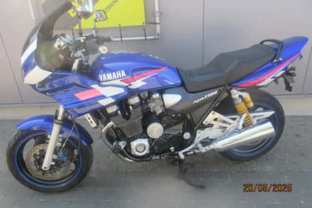 Yamaha XJR 1300 (1999) thumbnail 1