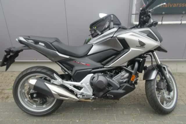 Honda NC750X (2016) thumbnail 1