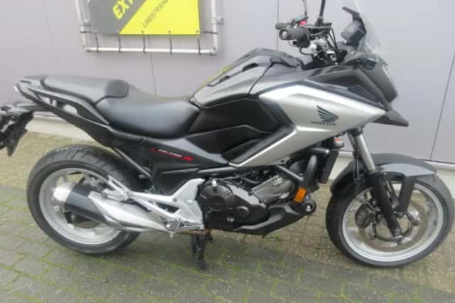 Honda NC750X (2016) thumbnail 1