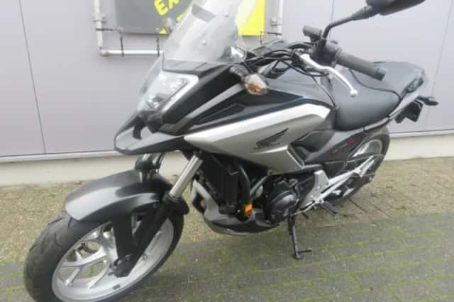Honda NC750X (2016) thumbnail 3