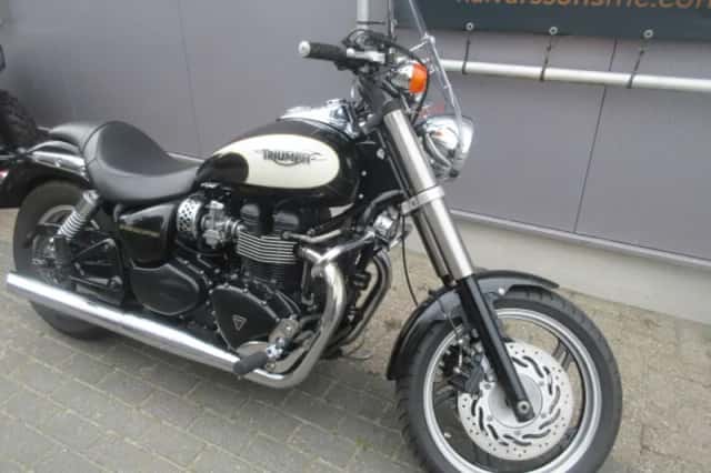 Triumph Speedmaster (2010) thumbnail 1