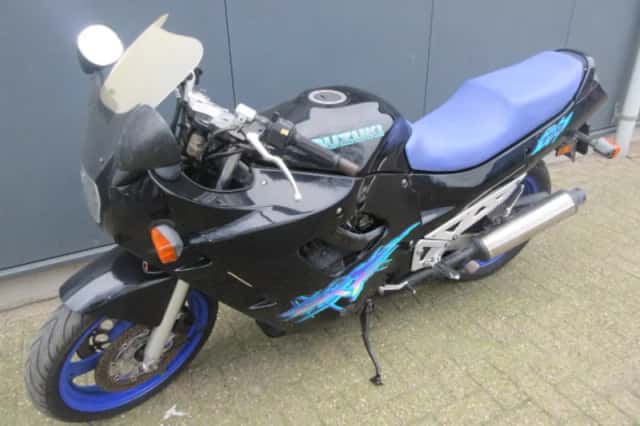 Suzuki GSX 750 F (1996) thumbnail 1