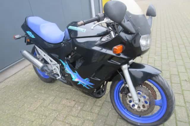 Suzuki GSX 750 F (1996) thumbnail 3