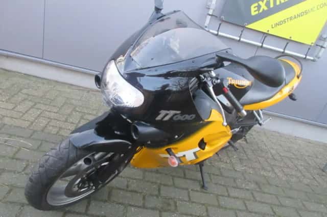 Triumph TT600 (2002) thumbnail 3