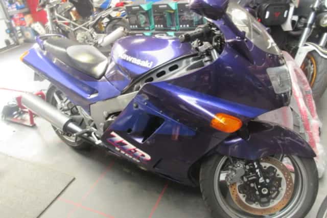 Kawasaki ZZ-R 1100 (1992) thumbnail 1
