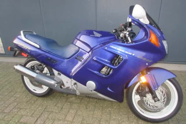 Honda CBR 1000 F (1991) thumbnail 1