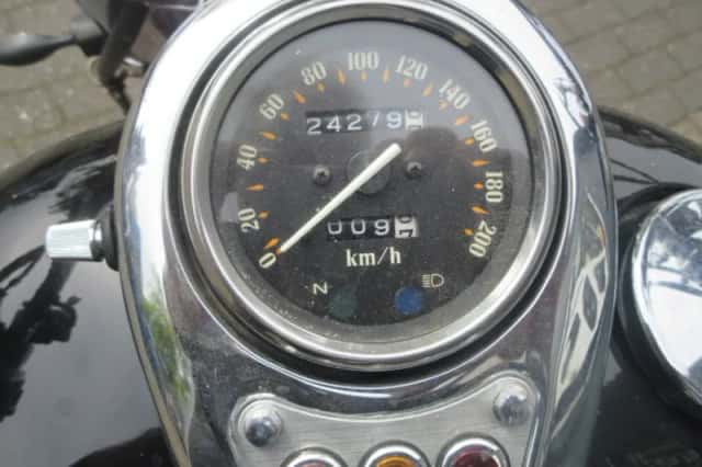 Kawasaki VN 800 Classic (1996) thumbnail 3