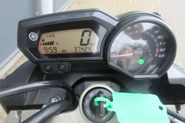 Yamaha XJ6 (2010) thumbnail 2