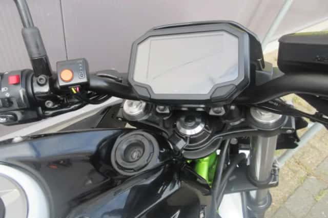 Kawasaki Z650 (2022) thumbnail 2