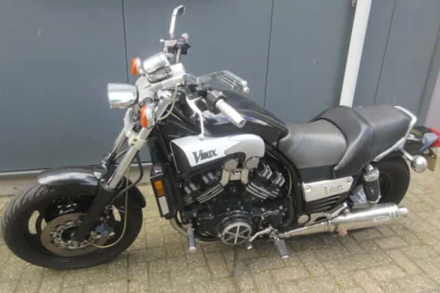 Yamaha VMX 1200 V-MAX (1995) thumbnail 1