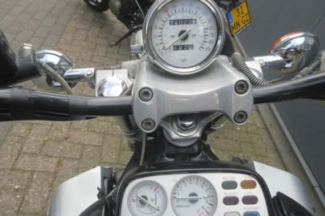 Yamaha VMX 1200 V-MAX (1995) thumbnail 2