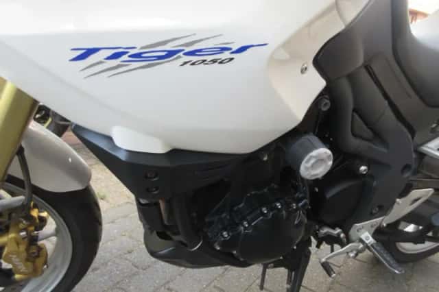 Triumph Tiger 1050 (2008) thumbnail 3