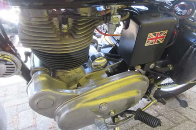 Royal Enfield Bullet 500 (2008) thumbnail 3